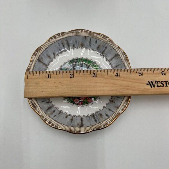 Royal Albert Silver Birch. Vintage saucer replacement - Picture 4 of 4